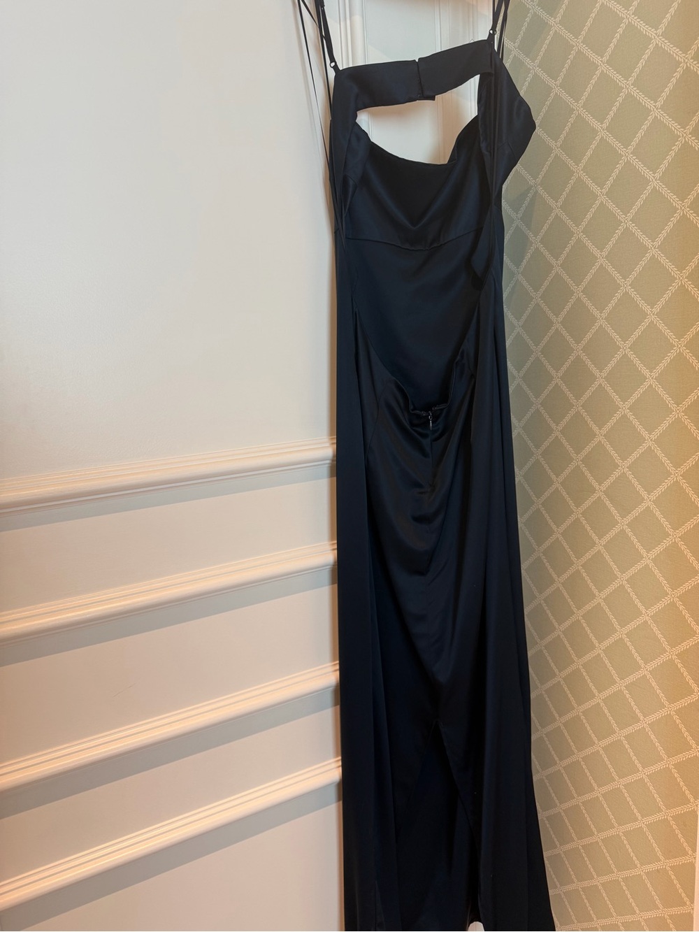 Reformation Jane Satin Maxi Dress Open Back Navy Blue
Back Slit size 8 - Picture 11 of 12